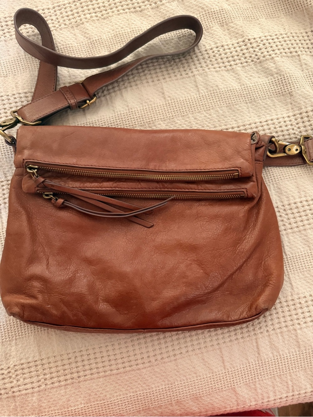 Stylish Smooth Leather Crossbody Bag in Cognac Brown
